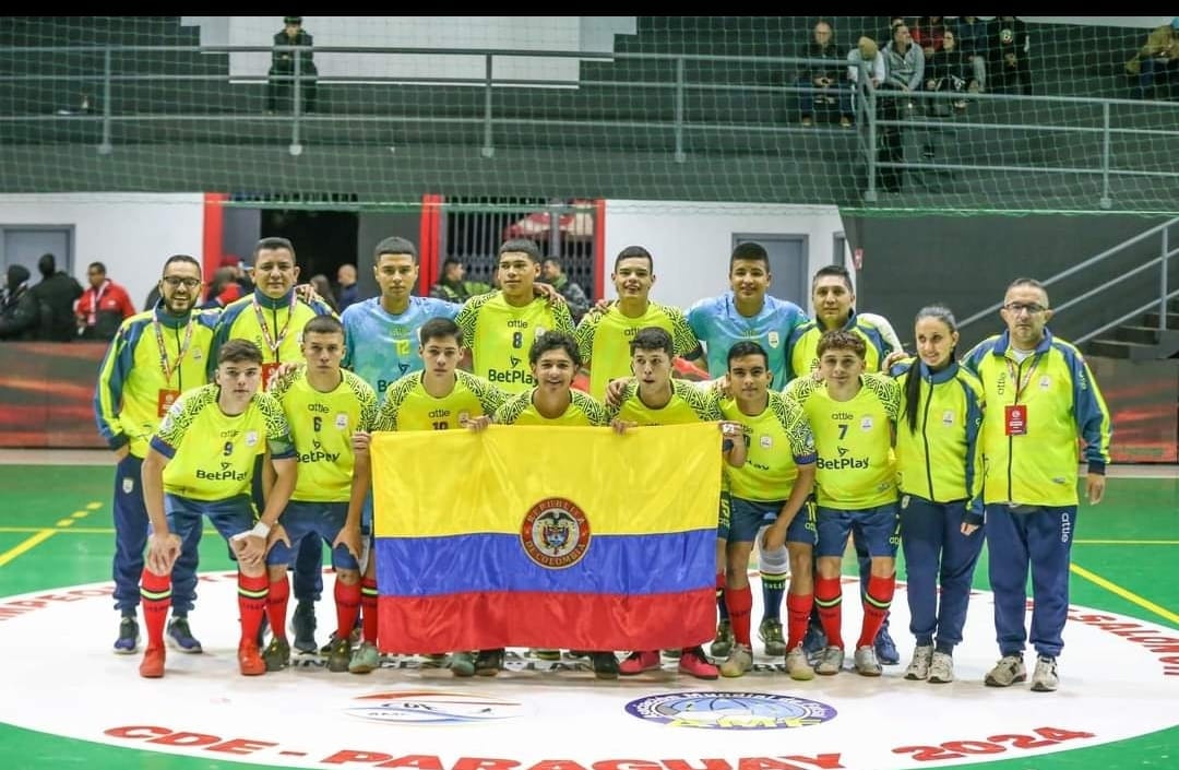 LA LIGA DE FÚTBOL DE SALÓN DE CUNDINAMARCA HOMENAJEÓ A SUS CAMPEONES MUNDIALES C 17…